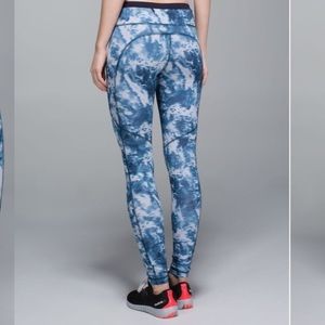 Lulu Lemon Cloud Print Leggings